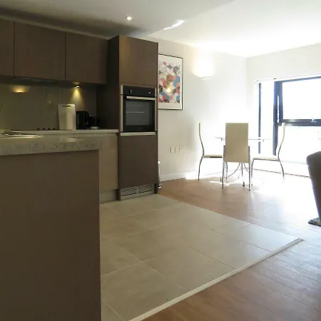 Apartment Tudors Esuites Jq Two Bedrooms Birmingham