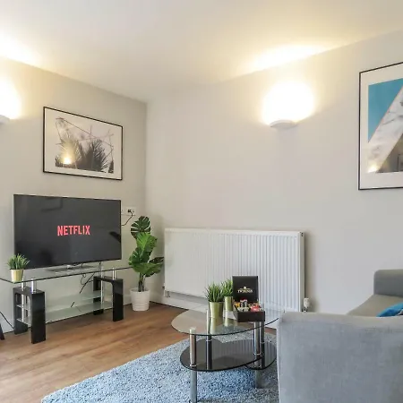 Tudors Esuites Jq Two Bedrooms Birmingham